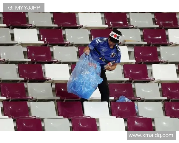 球星贴纸点燃足球热潮打造个性手机壳展现独特球迷风采